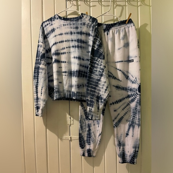 VS. PINK sweatshirt(size X-small) and sweatpants(size small) NWOT - Picture 1 of 10